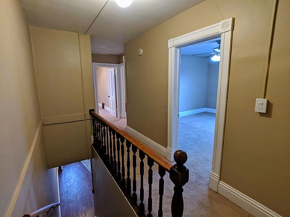 4th image of 406 Vine Ave