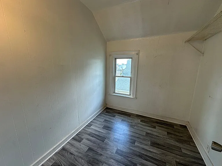 1065 Caulfield SW — Photo 8