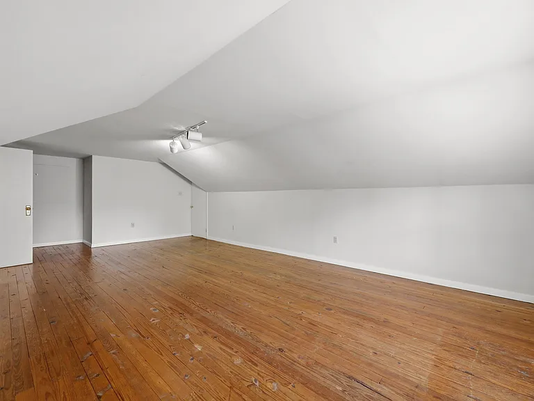 1911 Fontaine Rd — Photo 24