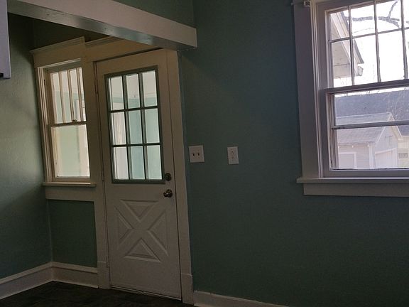 5th image of 221 N Fellows Ave