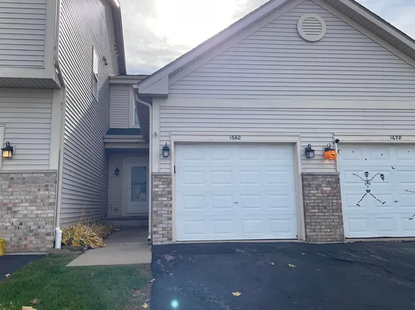 1660 W Chrysler Dr, Belvidere, IL 61008