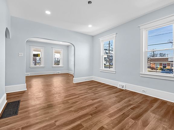 2nd image of 601 High St