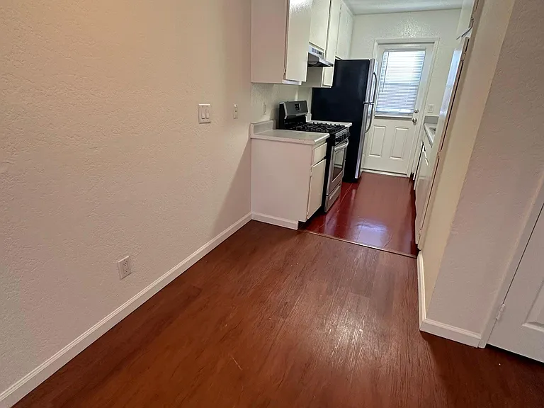 1108 Molino Ave #1 — Photo 10