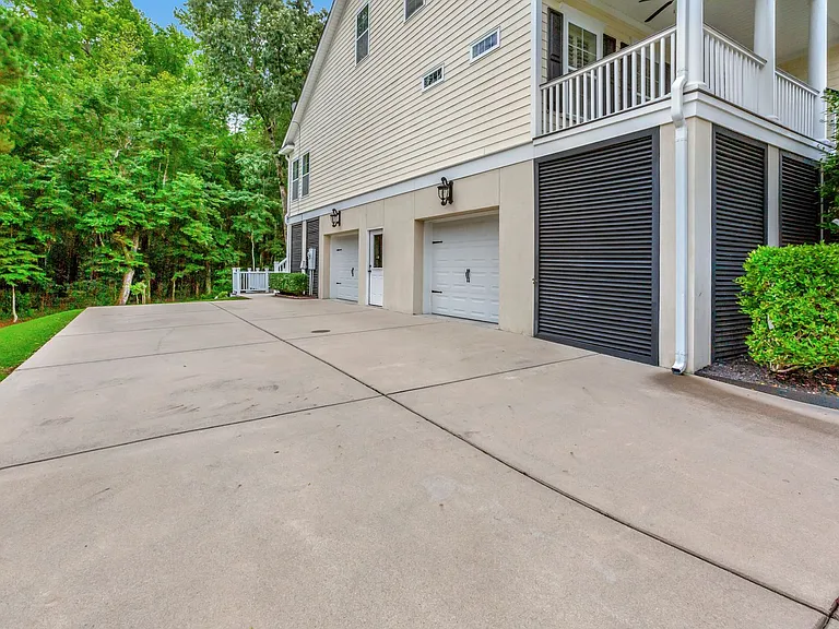 258 Silver Cypress Cir — Photo 44