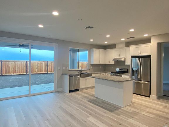 3rd image of 2346 Espana Lane