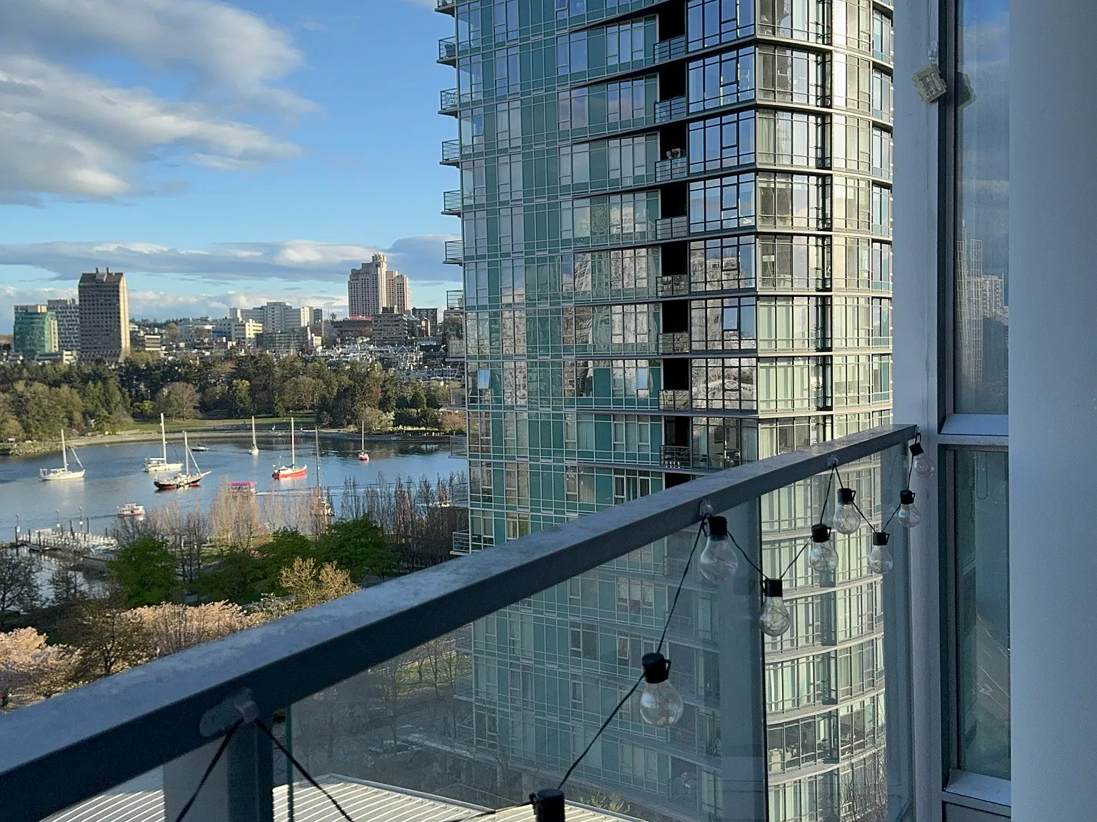 2 bed, 1100 sqft, $4,100 — Photo 4