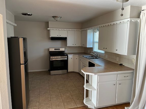 3rd image of 2112 S Osage Ave