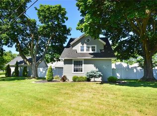 95 Crossfield Rd, Rochester, NY 14609