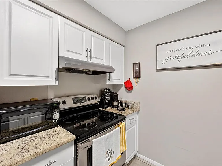 1300 Woodman Way — Photo 16