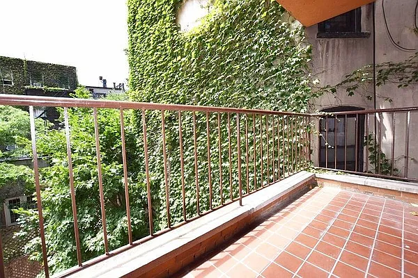 Rented by Bold New York | media 43