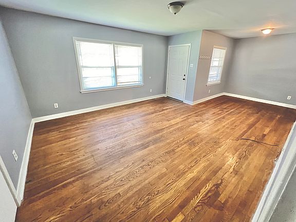 Entryway / living room