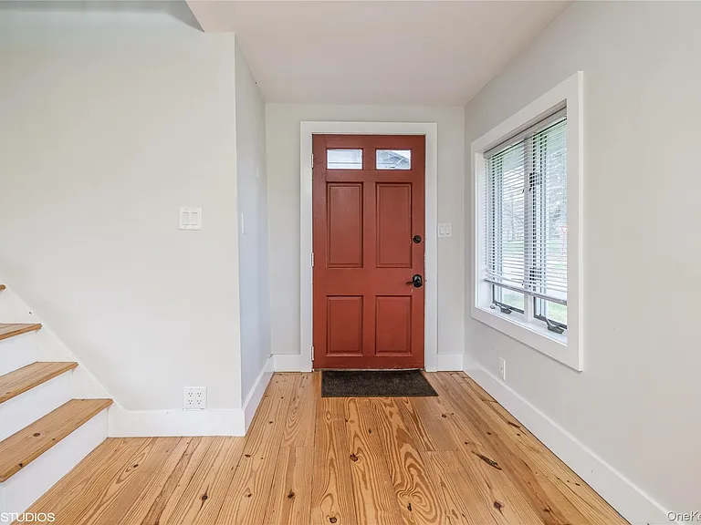 1392 Kings Hwy — Photo 8