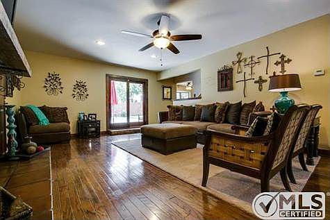 3rd image of 6200 Glengarry Ct