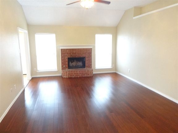 4th image of 4912 Lee Hutson Dr