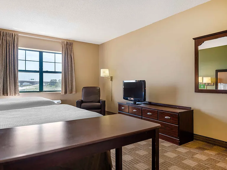 Studio Suite - 2 Full Beds