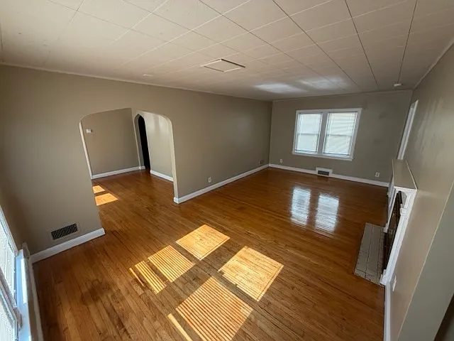 3 bed, 1.5 bath, 1485 sqft, $1,200 — Photo 4