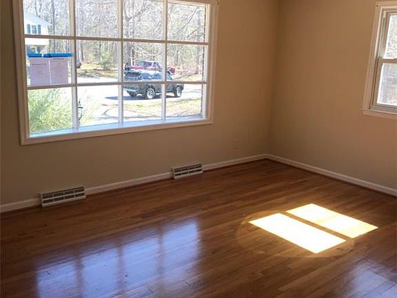 5th image of 7801 Serena Ln