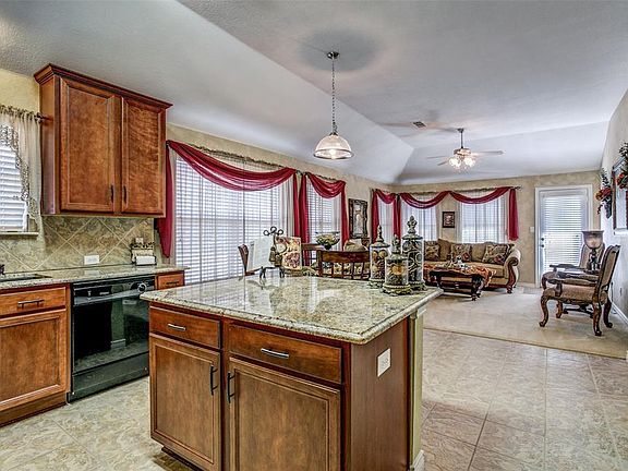 5th image of 3320 Ladera Dr