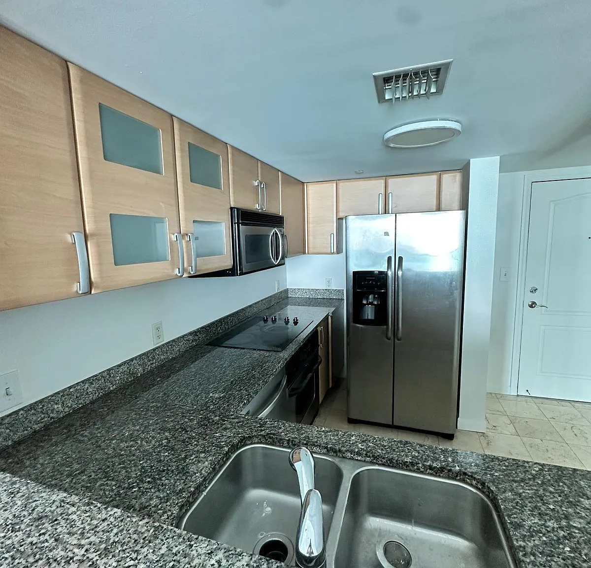 1 bed, 1.0 bath, 791 sqft, $3,000 — Photo 3