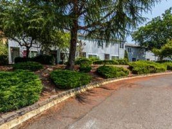 721 SE Meadowlark Ave, Myrtle Creek, OR 97457