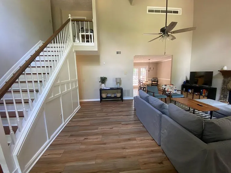 420 Ridge Ct — Photo 2