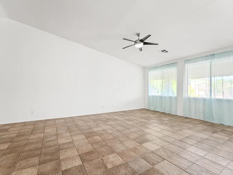 2123 W Maldonado Rd — Photo 16