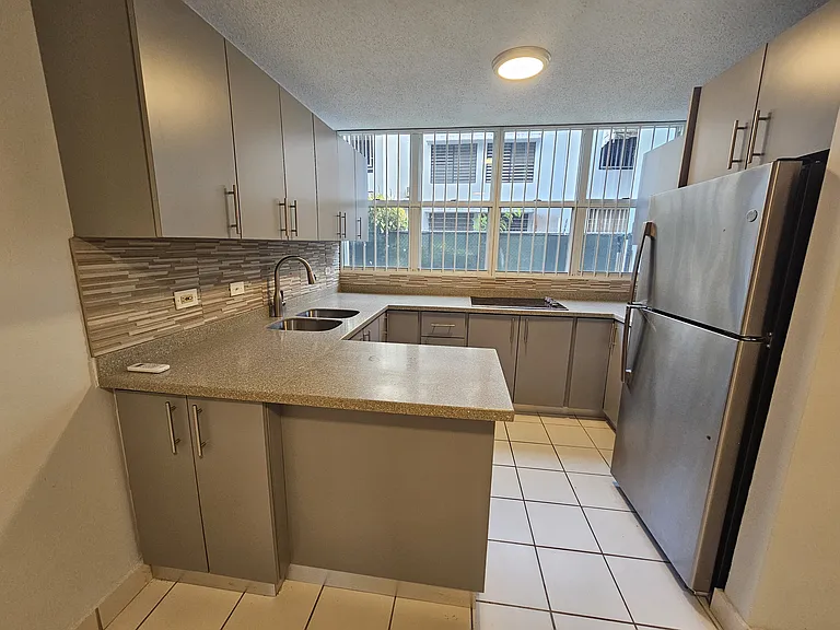 151 Plaza Antillana Calle Cesar Gonzalez — Photo 4
