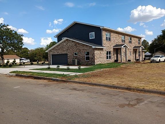 2nd image of 1102 S Mesquite St #1102