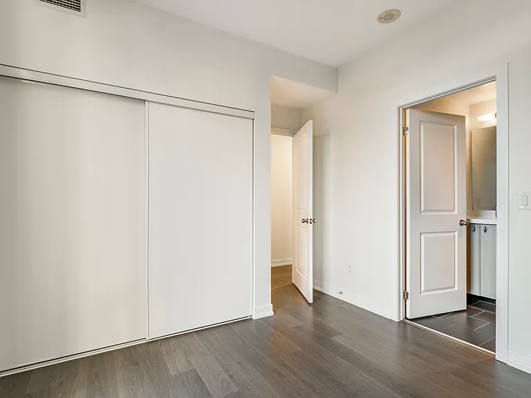 105 George St #713 — Photo 27
