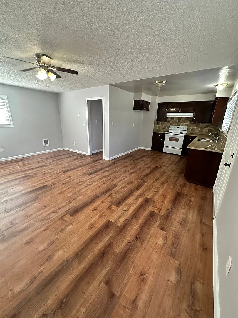 Vermonter Apartments — Photo 1