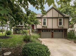 1472 N Mart Way Dr, Olathe, KS 66061