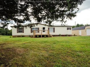 715 Luikart Rdg, Red House, WV 25168