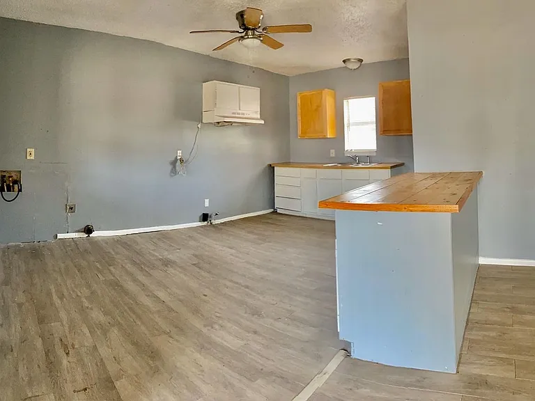 2906 Cornell St — Photo 4