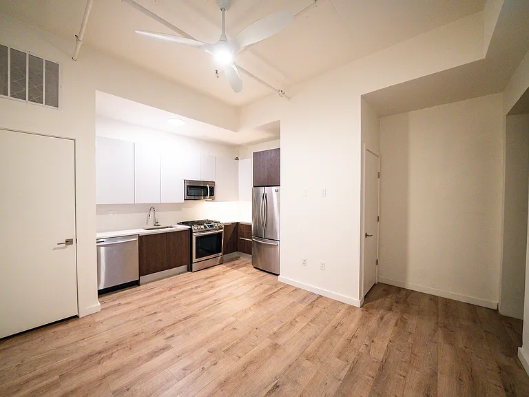 Longwood Row — Photo 14