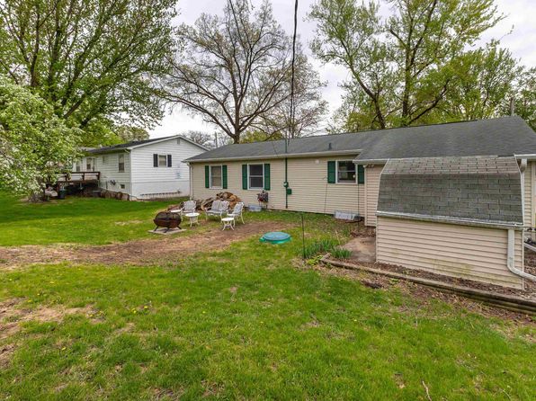 3273 Kensington Pl, Dubuque, IA 52001