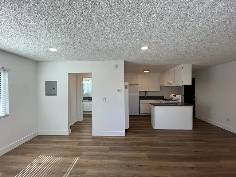 22322 Denker Ave — Photo 1