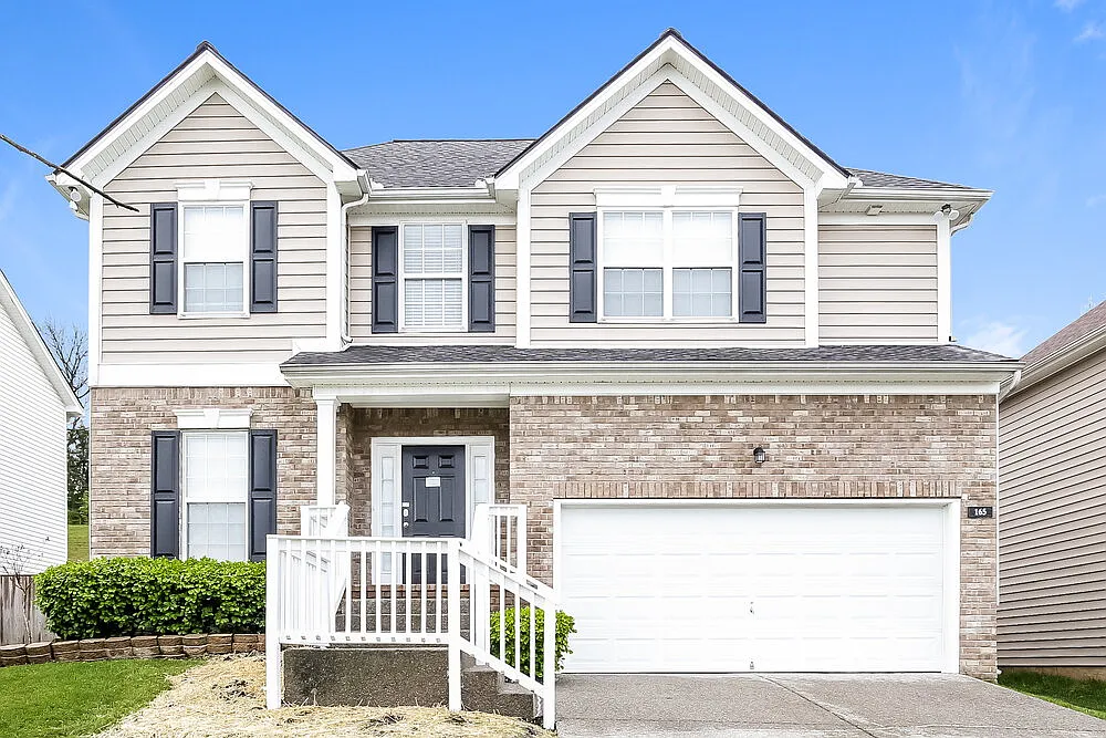 4 bed, 2.5 bath, 2126 sqft, $2,685 — Photo 1