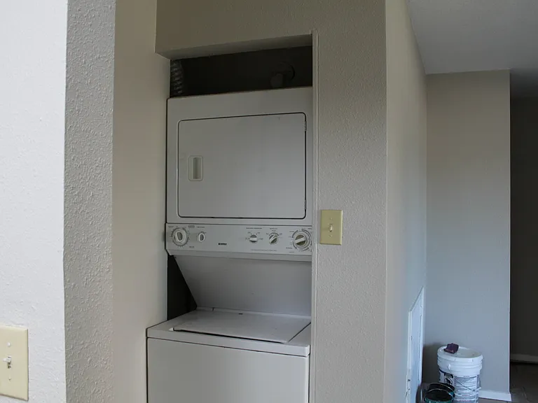 2403 Bosque Dr #B — Photo 8