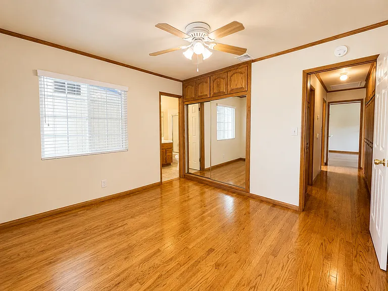 508 N Vermont Ave — Photo 23