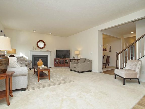 3rd image of 3138 Woodland Trl