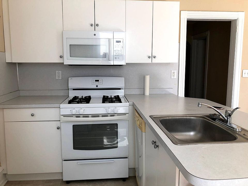 1st image of 600 Gay St APT 1
