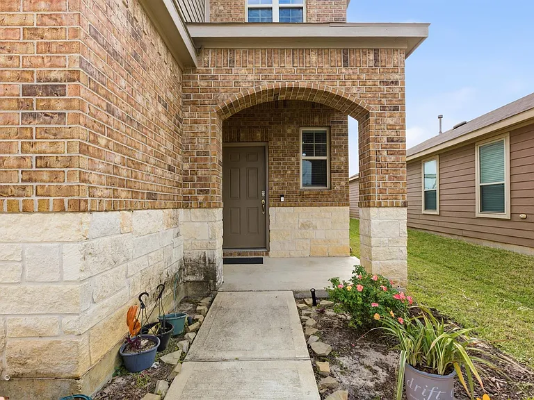 5718 Savanna Pasture Rd — Photo 3