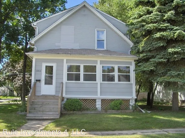 1003 School Pl, Green Bay, WI 54303