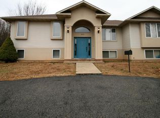 1015 Summit Dr, Willow Springs, MO 65793