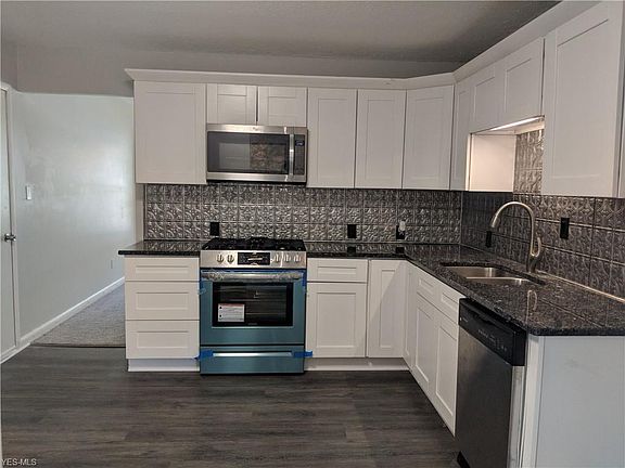 2nd image of 373 Adrian Dr