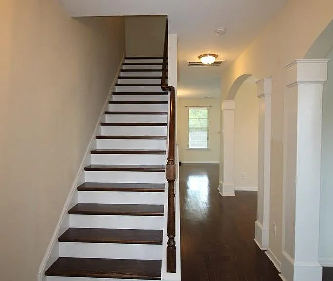 870 Cormier Dr — Photo 3