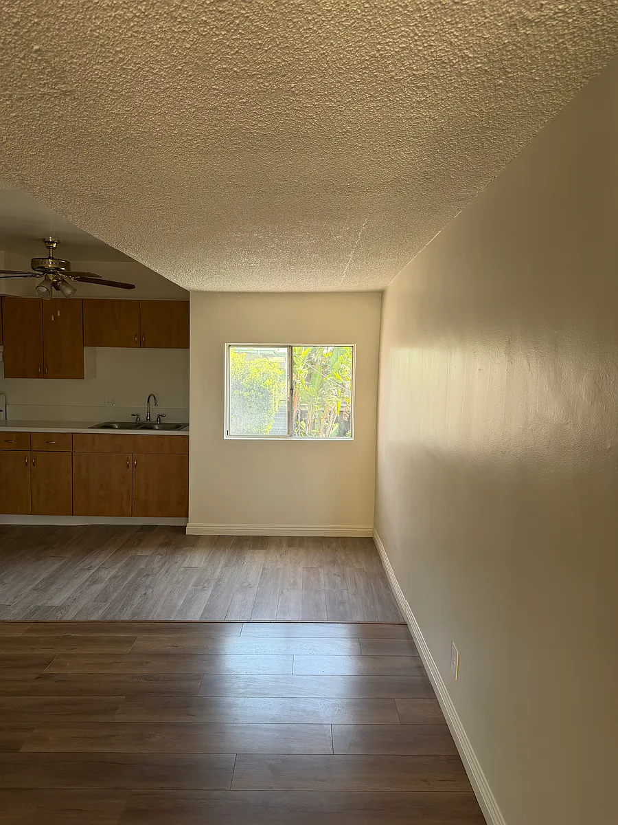 Building Photo - 915 E Palmer Ave #24