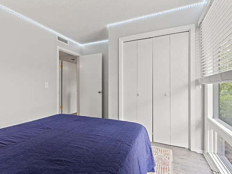 311 W Earle St #34B — Photo 36