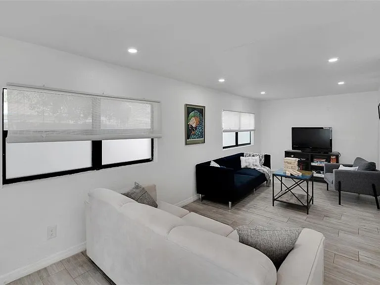4731 W Montgomery Ave — Photo 9
