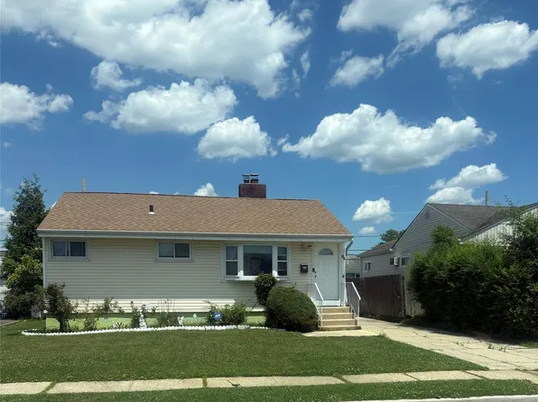 64 Hubbard Avenue, Freeport, NY 11520